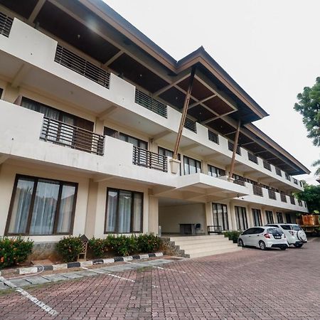 Hotel RedDoorz Premium @ Bukit Damai Indah Balikpapan  Exterior foto