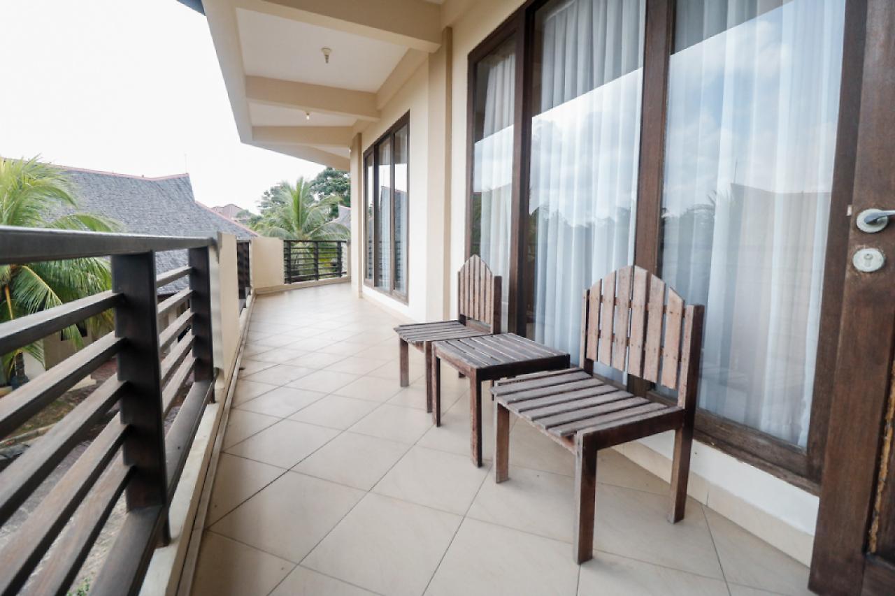Hotel RedDoorz Premium @ Bukit Damai Indah Balikpapan  Exterior foto