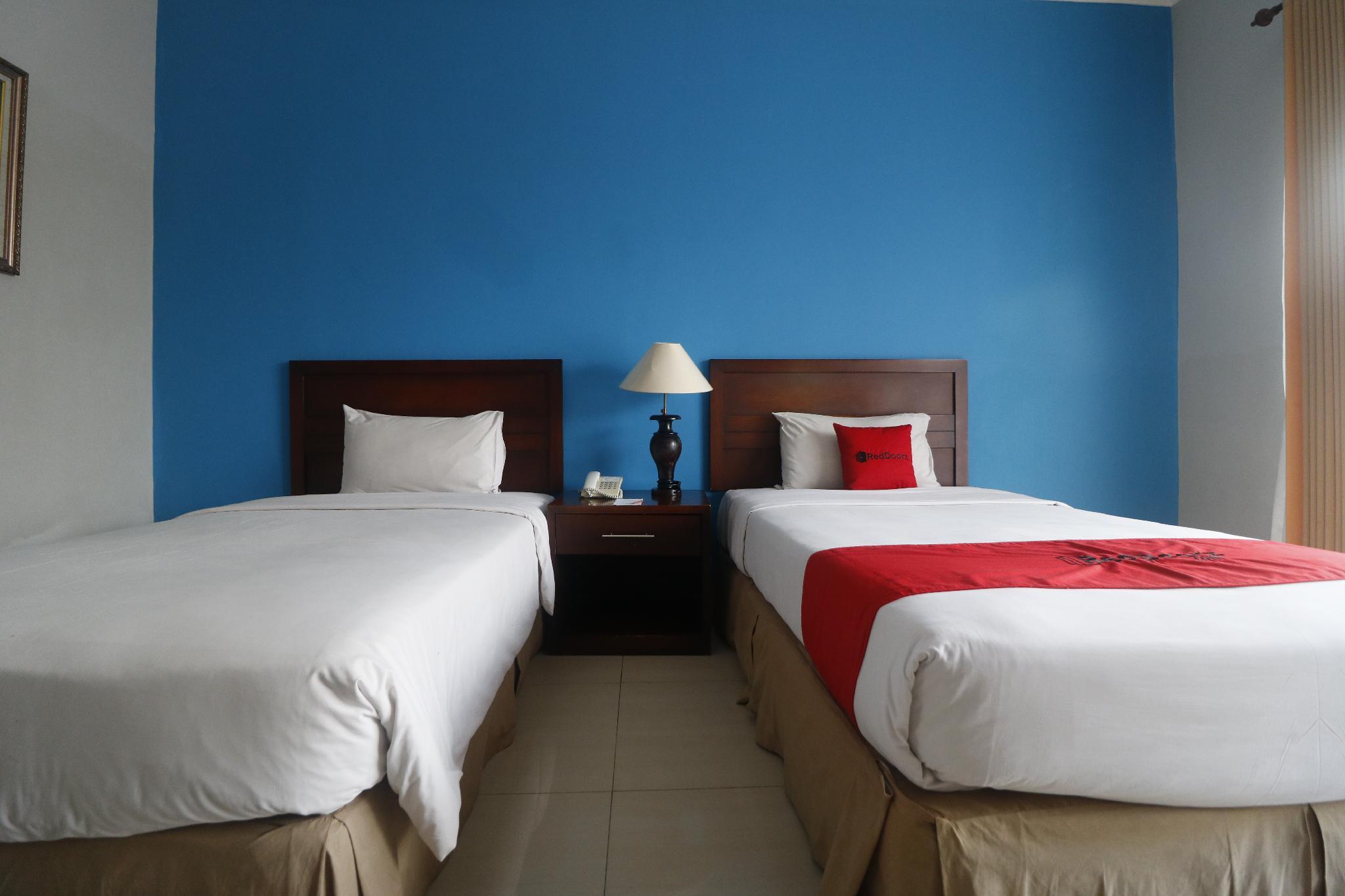 Hotel RedDoorz Premium @ Bukit Damai Indah Balikpapan  Exterior foto