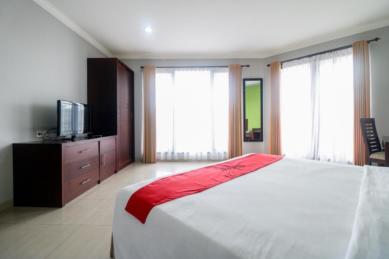 Hotel RedDoorz Premium @ Bukit Damai Indah Balikpapan  Exterior foto